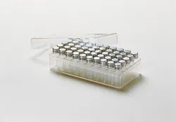 Kültür Tüpü Saklama Kutusu (50 kültür tüpü, 35×12 mm), Beyaz PP, Otoklavlanabilir · schuett-biotec