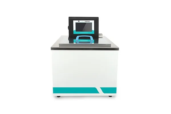 Yüksek-Hassasiyetli Sabit-Sıcaklık Banyosu (Isıtmalı) · Oda sıc. +8~200 °C · 15 L — GH-15 · Scientz