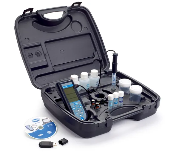 Portable Conductivity Kit Sension+ EC5 DL with Data Logging - Image 2